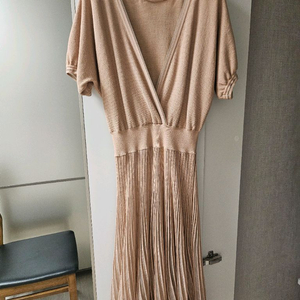 마인 번아웃 튤블록 니트드레스 팝니다