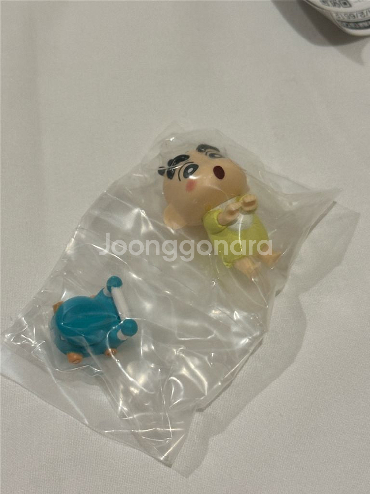 아기짱구피규어--1