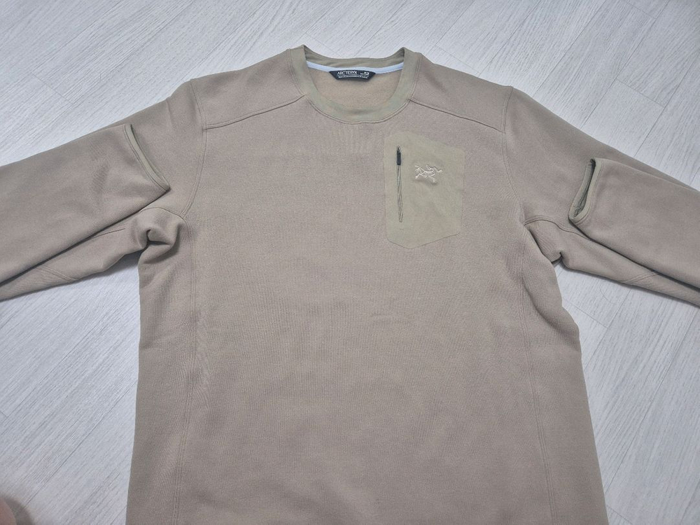 아크테릭스 플리스 셔츠팝니다.--3