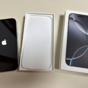 아이폰16pro 1TB 화이트티타늄 실버