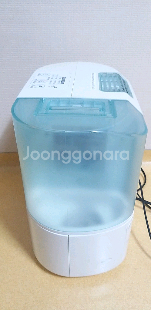 엘지 위닉스 기화식 가습기 둘중 하나 팝니다.--1