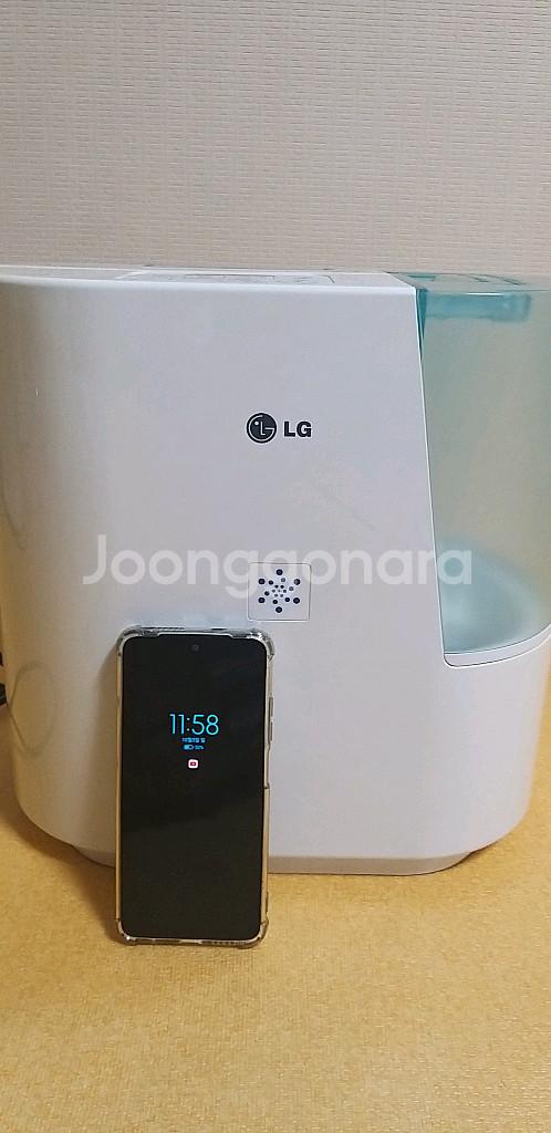 엘지 위닉스 기화식 가습기 둘중 하나 팝니다.--0