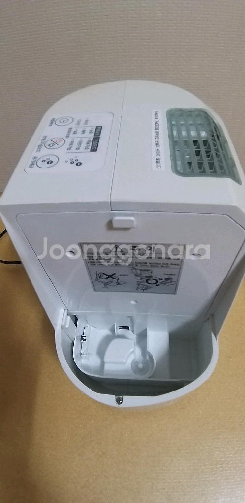 엘지 위닉스 기화식 가습기 둘중 하나 팝니다.--3
