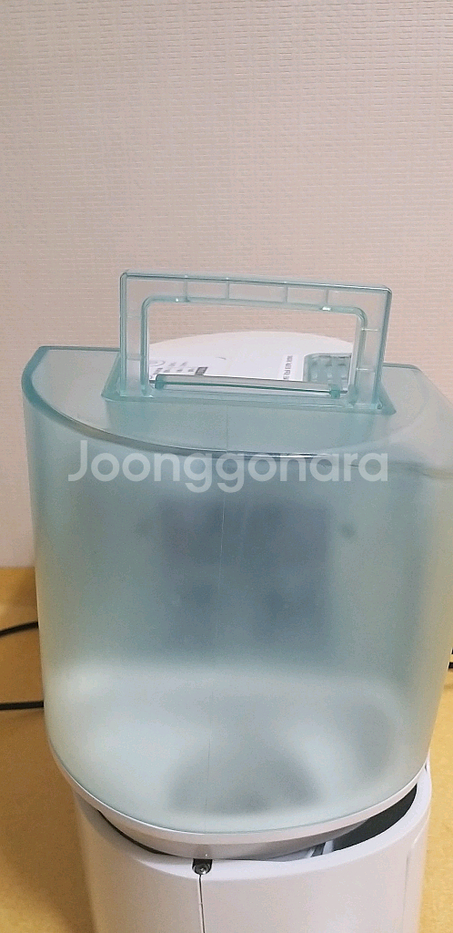 엘지 위닉스 기화식 가습기 둘중 하나 팝니다.--4