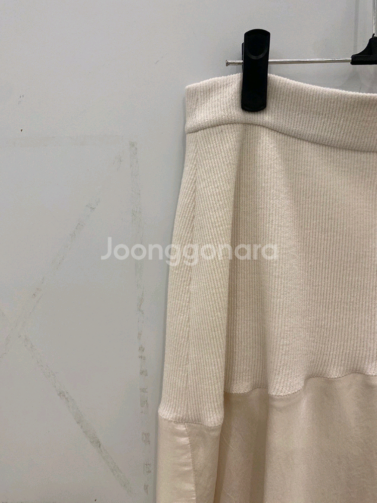 한섬 시스템 스커트 새상품(64(55)사이즈)--1