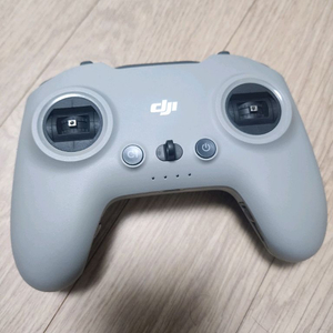 dji fpv조종기3, 조정기3새거 같은 중고팜