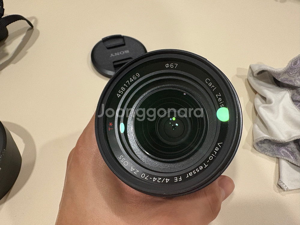 SEL2470z F2.8 렌즈 팝니다.--5