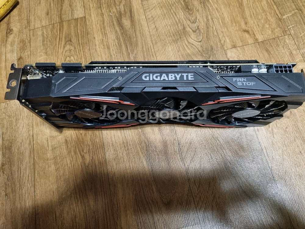 gtx1070 고장 전원 안들어옴 부품용으로 쓰실분--1