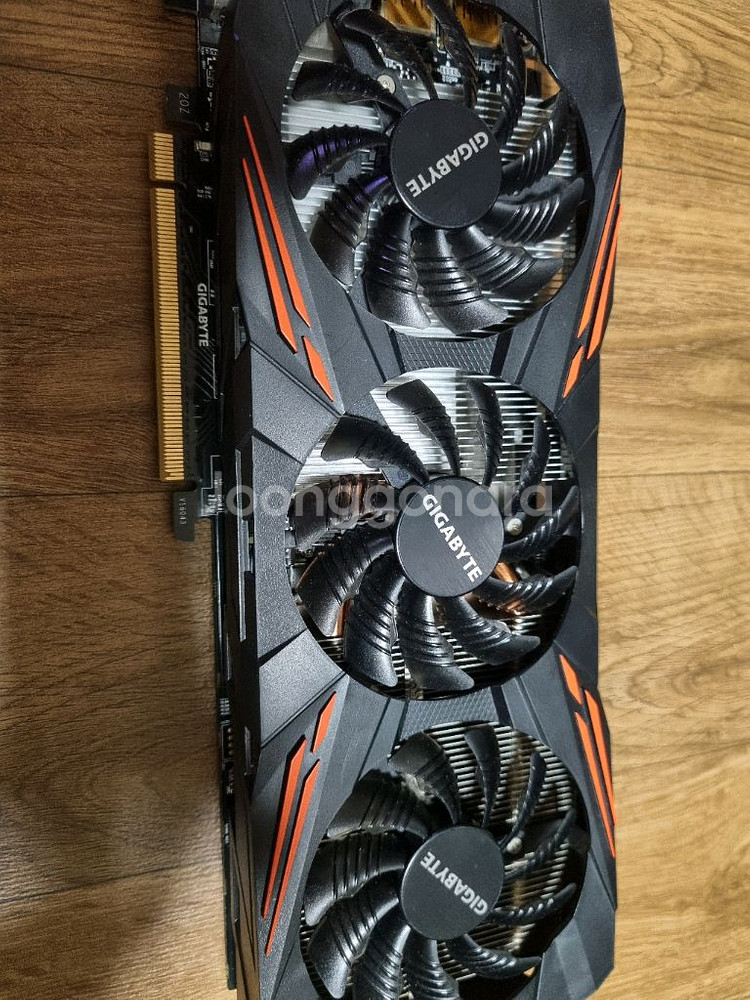 gtx1070 고장 전원 안들어옴 부품용으로 쓰실분--2