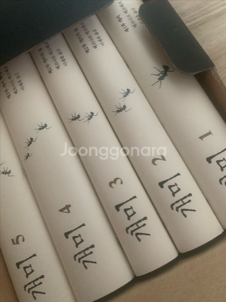 개미 한정판 세트 택포 5만원에 판매합니다--0