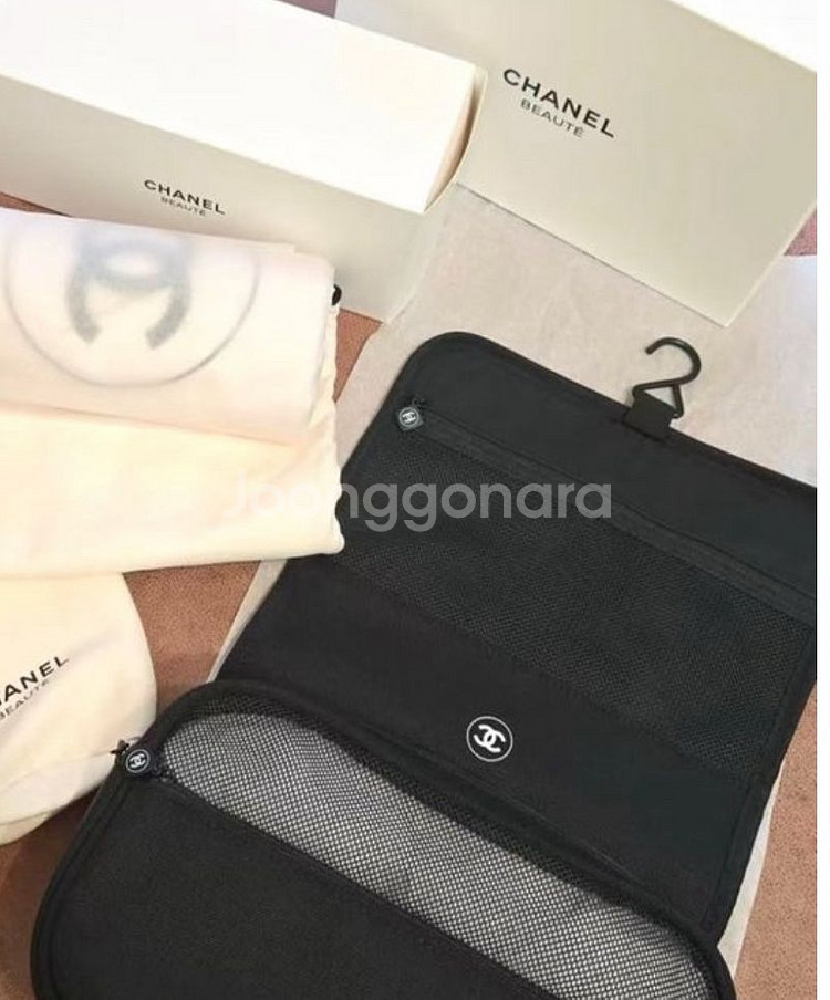 새상품 새상품 정품 샤넬 트래블 파우치--1