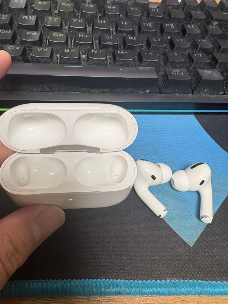 에어팟 프로1 (8핀) 팝니다--1