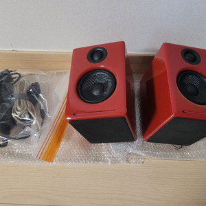 오디오엔진 A2+ Wireless 스피커 레드 색상 판