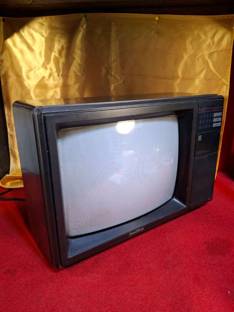 89년 골드스타 칼라 TV 이미지