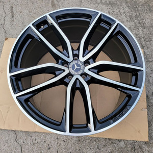 벤츠GLS 580AMG 23인치 순정휠 리어휠 1개