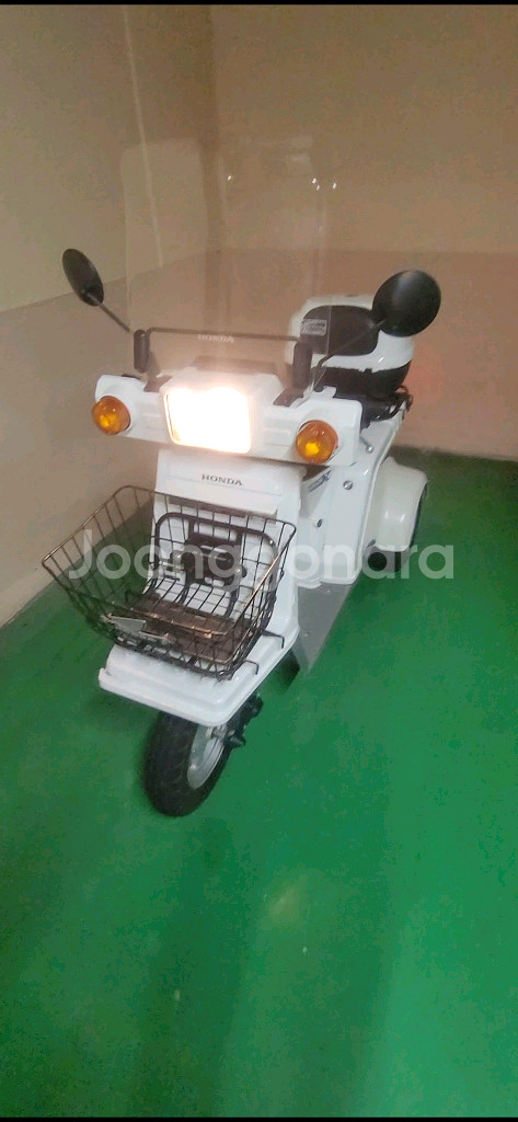 상태좋은 2010년식 혼다 자이로X 4T 흰색 팝니다--0