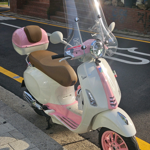 2024베스파 프리마베라125cc 핑크에디션 판매.