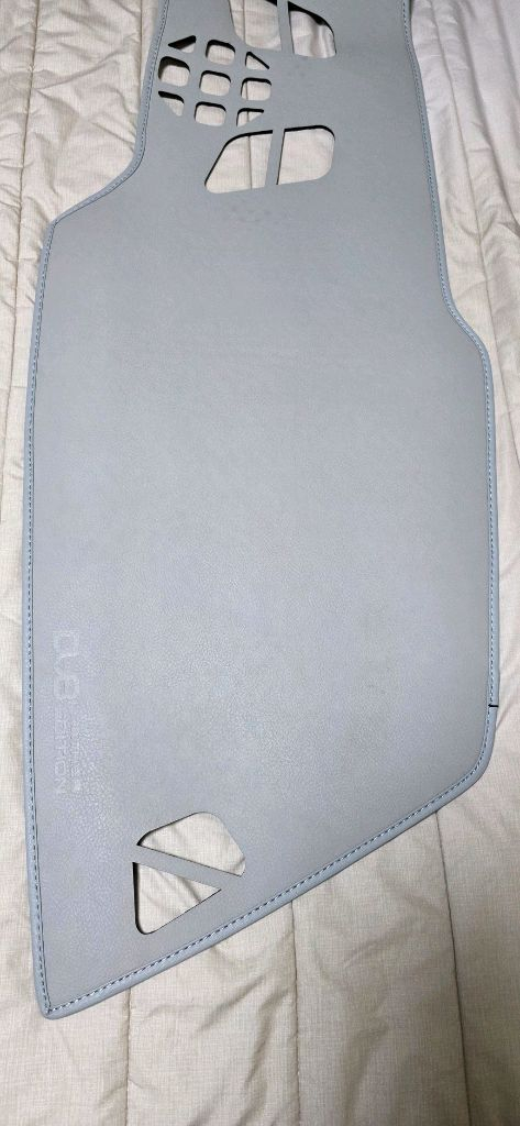 BMW G30 5시리즈 대쉬보드커버 DUB 레더에디션 이미지