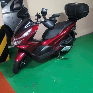 상태좋은 2020년식 혼다 PCX 레드 팝니다