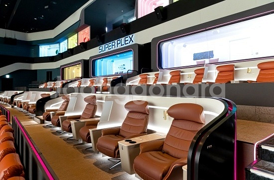 롯데시네마수퍼플렉스월드타워스탠다드스위트스튜디오부스2인--0