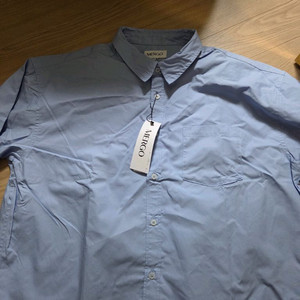 새상품.하늘색 셔츠