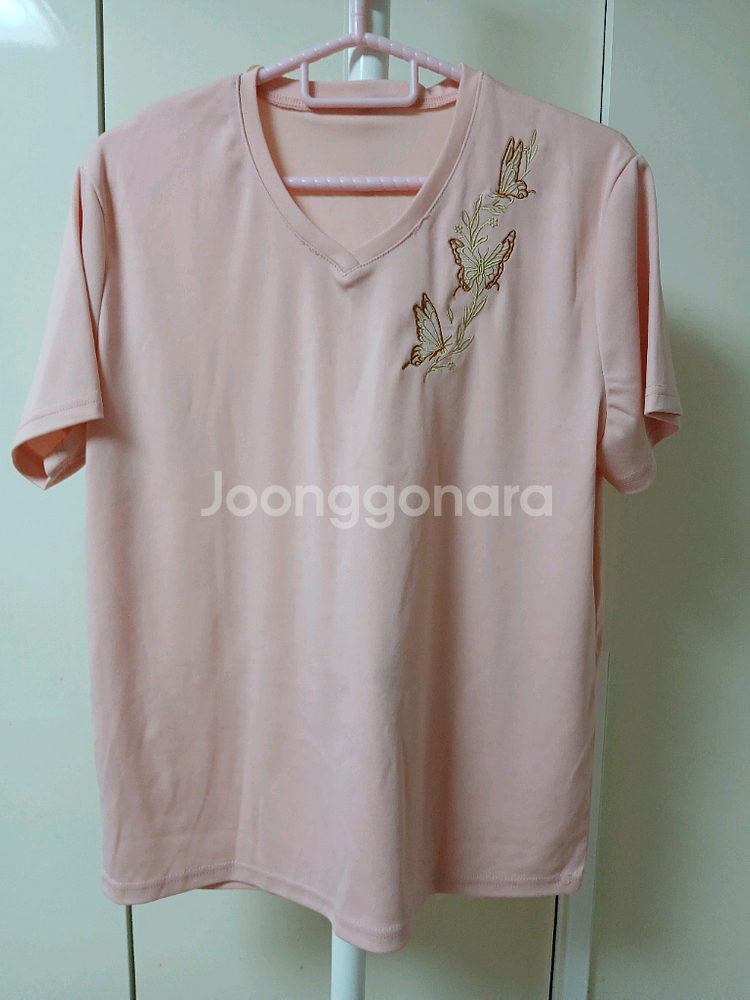 핑크 나비 자수 반팔 티셔츠--0