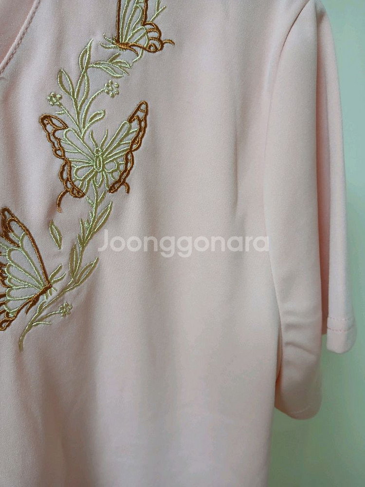 핑크 나비 자수 반팔 티셔츠--1