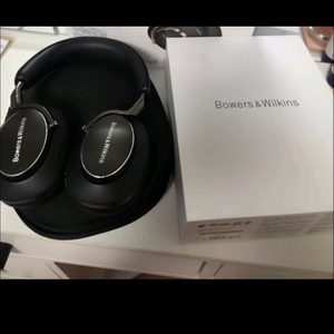 바워스&윌킨스 PX8 판매합니다!