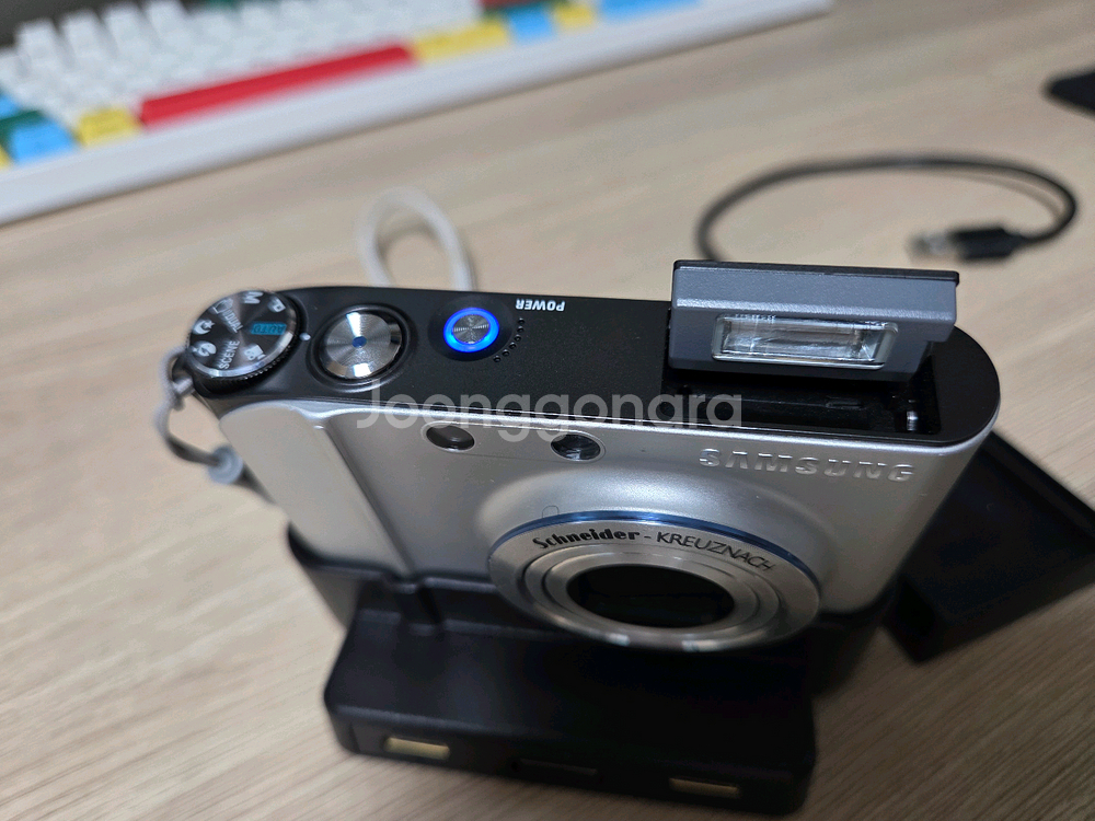 삼성 nv100hd 디지털카메라 팝니다.--2