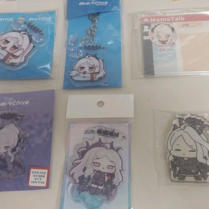 블루아카이브 소라사키 히나 아크릴 코롯토 키링