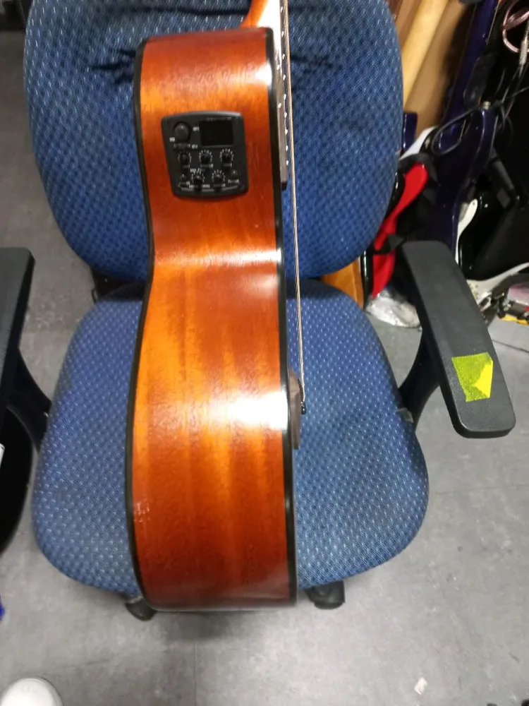 코로나 AP 100EQ 통기타 이미지