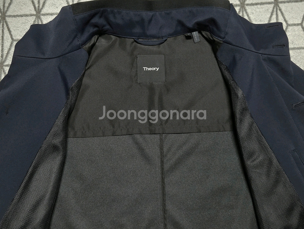 띠어리 정품 자켓 판매합니다--7