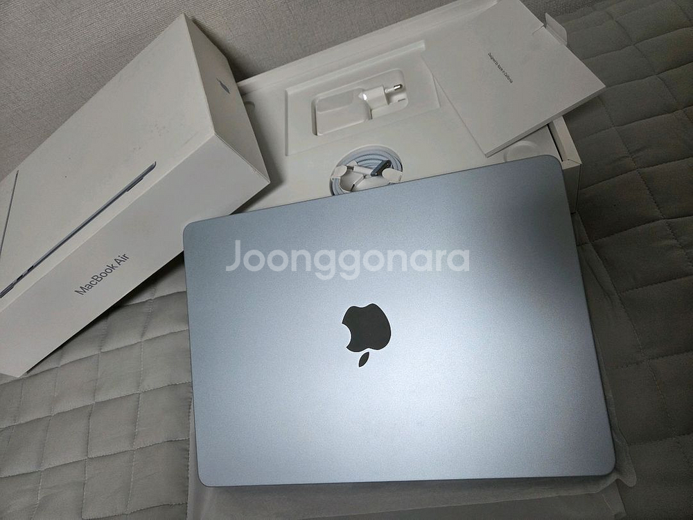 맥북에어13 m4 16g/256g 블루 거의 새것--0