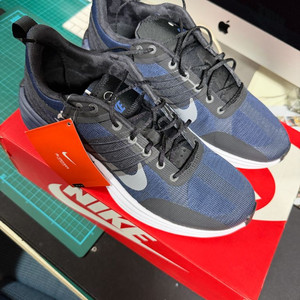 나이키 루나룸 270