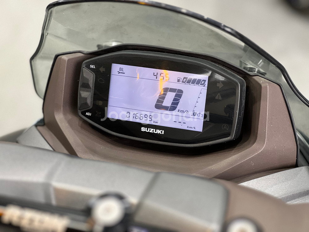 스즈키 버그만 스트리트 125 24년식 1.6만KM--3