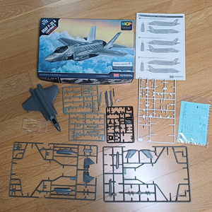 아카데미 F-35A 라이트닝II 프라모델 1/72 반조