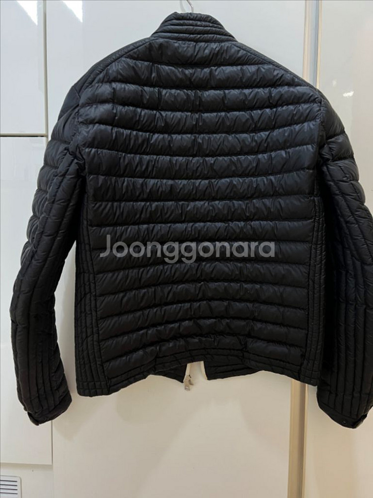 몽클레어 바이커패딩 2사이즈 (새상품급)--1