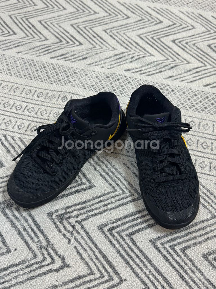 어린이 나이키 농구화 코비8--1