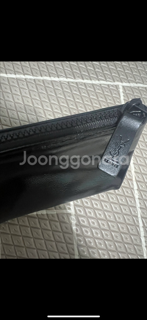 입생로랑 블랙 파우치 새상품--1