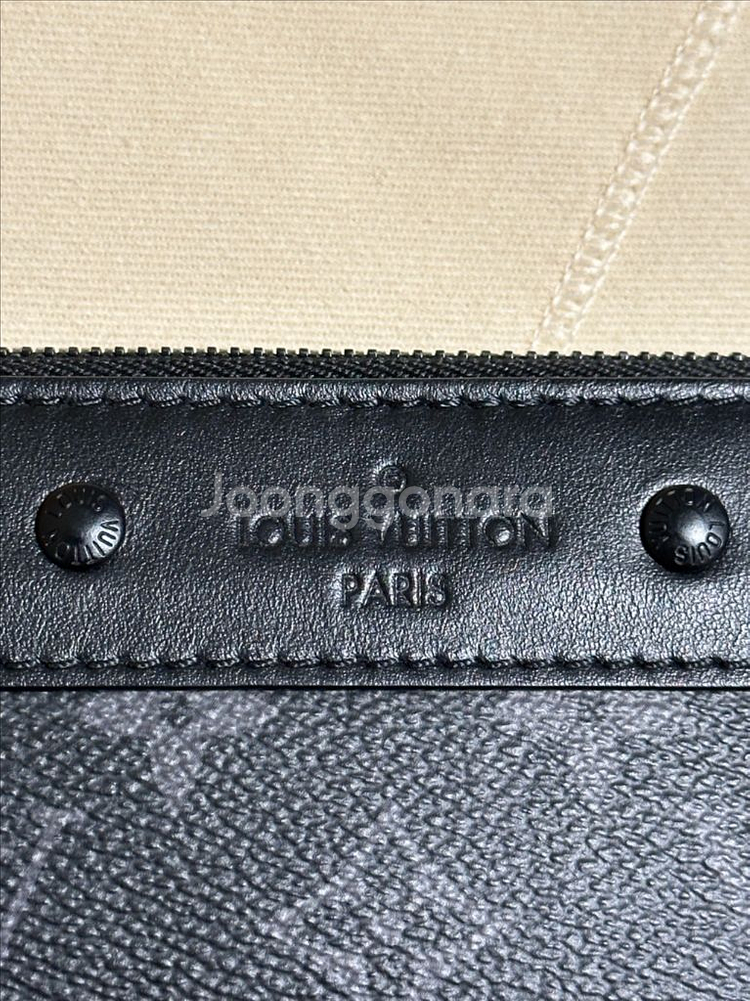 루이비통 포쉐트 투 고 모노그램 이클립스 블랙 M815--3