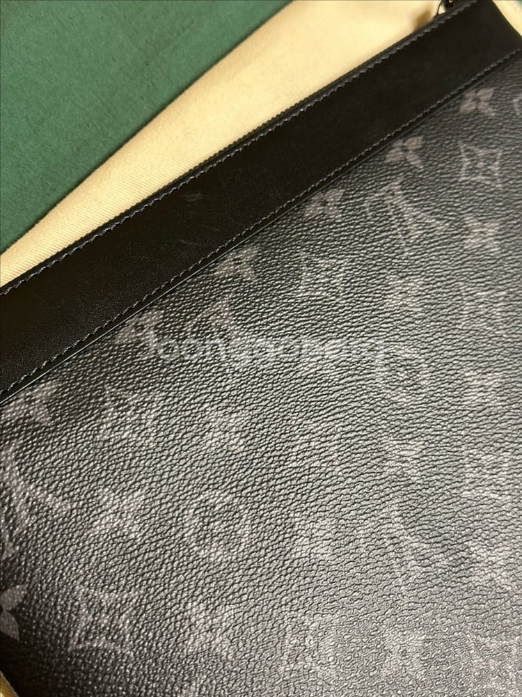 루이비통 포쉐트 투 고 모노그램 이클립스 블랙 M815--8