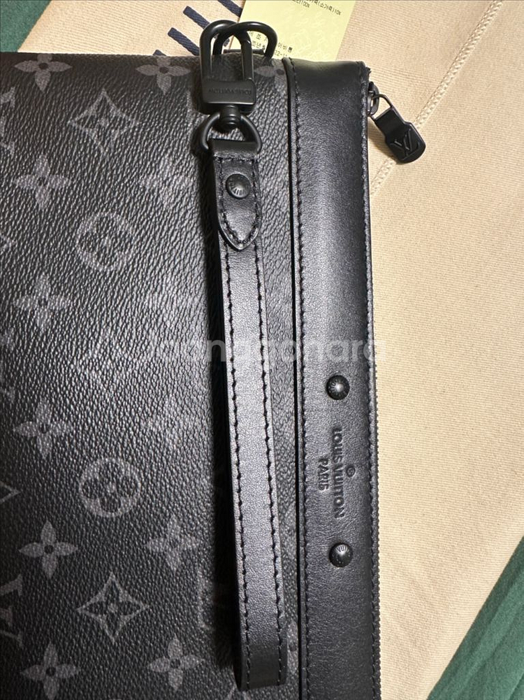 루이비통 포쉐트 투 고 모노그램 이클립스 블랙 M815--9