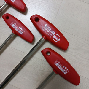 독일제렌치 이하 t렌치 8개 별렌치4개 6각렌치 1개