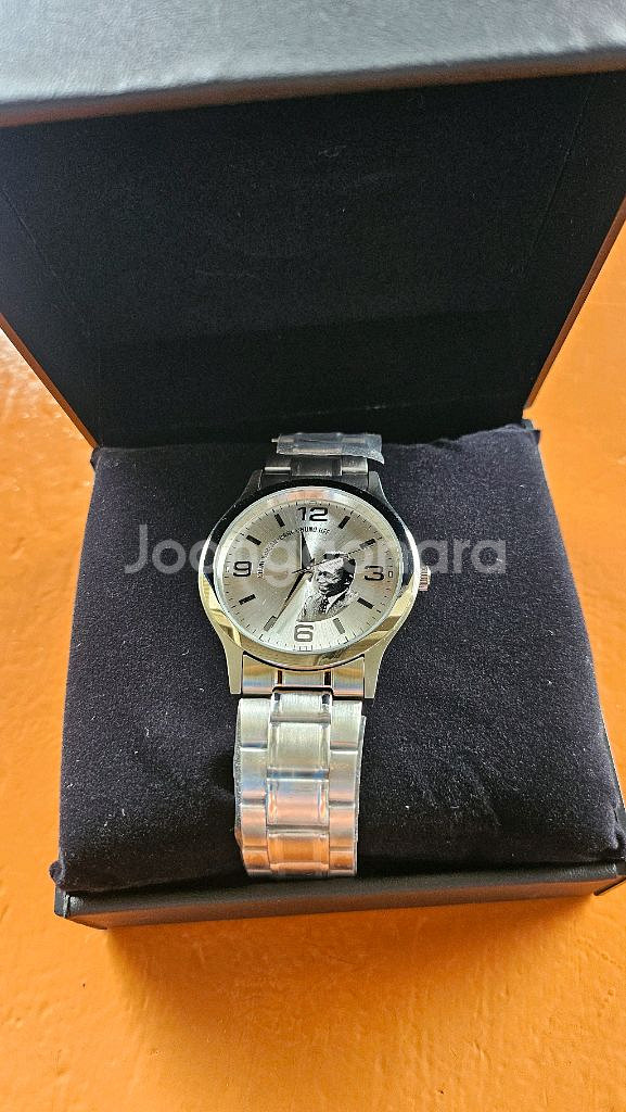 박정희 대통령 시계새상품 입니다--2