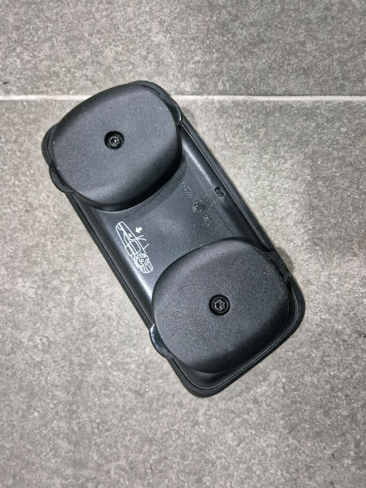 BMW F30 3시리즈, 4시리즈 순정 컵홀더 트레이--1