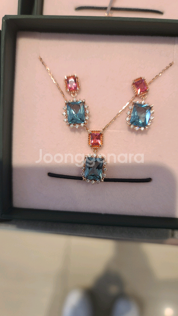 다미아니 큐빅 로즈골드 마감 귀걸이--0