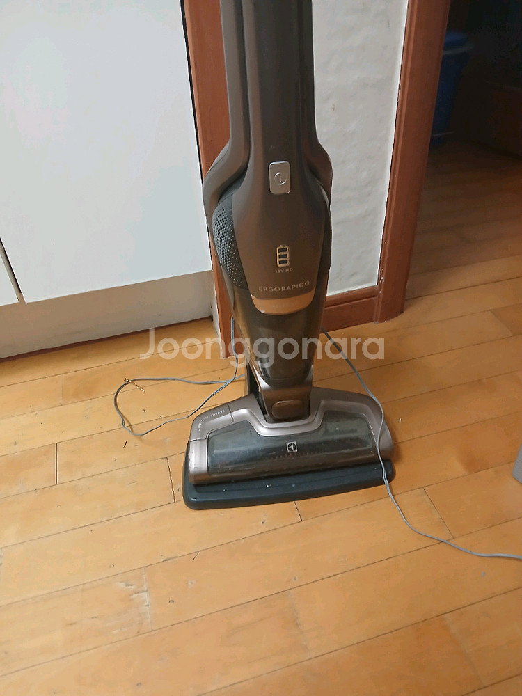 <부품용>일렉트로룩스 핸디스틱청소기 ZB3316AK--1