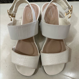 락포트 샌들 235 5cm 1회 착용