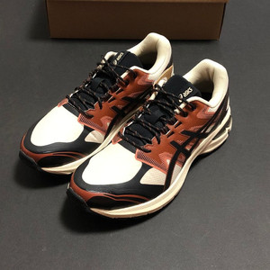 아식스 젤 터레인 바닐라 블랙