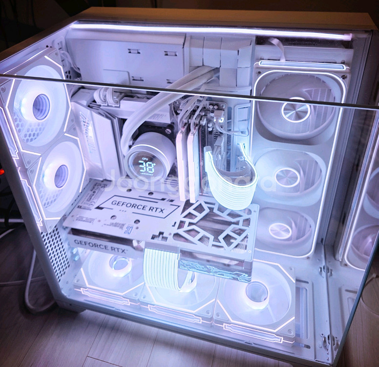 라이젠7 9800X3D RTX5080 리안리 비전Pc--0